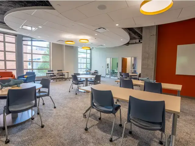 Image of tables and seating in the Writing Center
